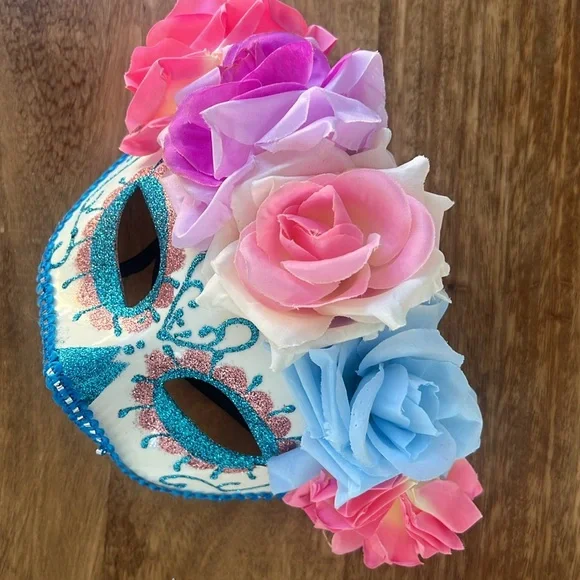 Mask - Picture 3 of 4